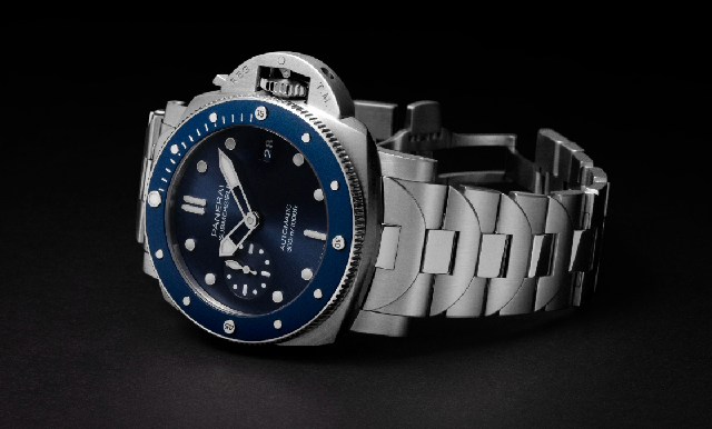 沛納海Submersible 42mm首次搭配精鋼鏈帶!Submersible Blu Notte藍面藍圈,型格亮相-復刻表