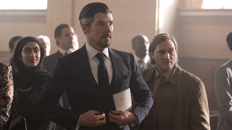 奇異博士手表藏彩蛋？ 班奈迪克康柏拜區穿梭「多重宇宙」的幸運物來自它！