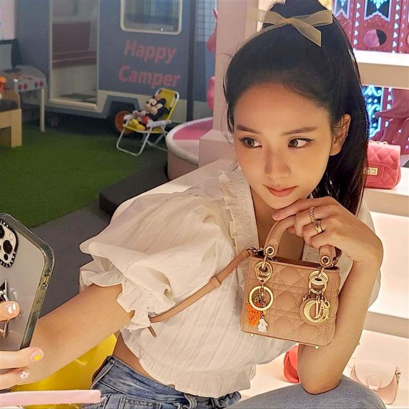 blackpink jisoo私服珠寶手表造型特搜！