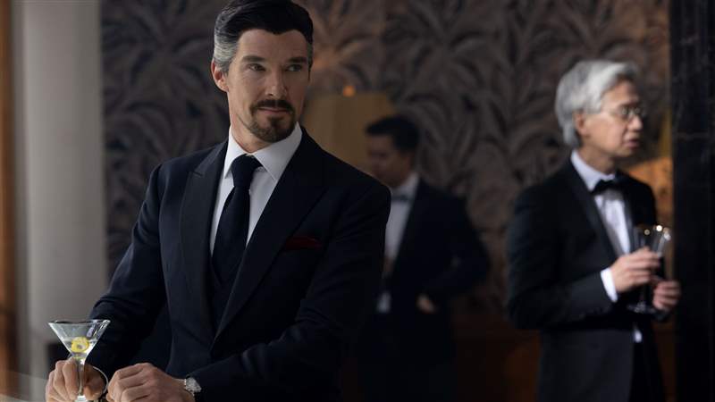 奇異博士手表藏彩蛋？ 班奈迪克康柏拜區穿梭「多重宇宙」的幸運物來自它！