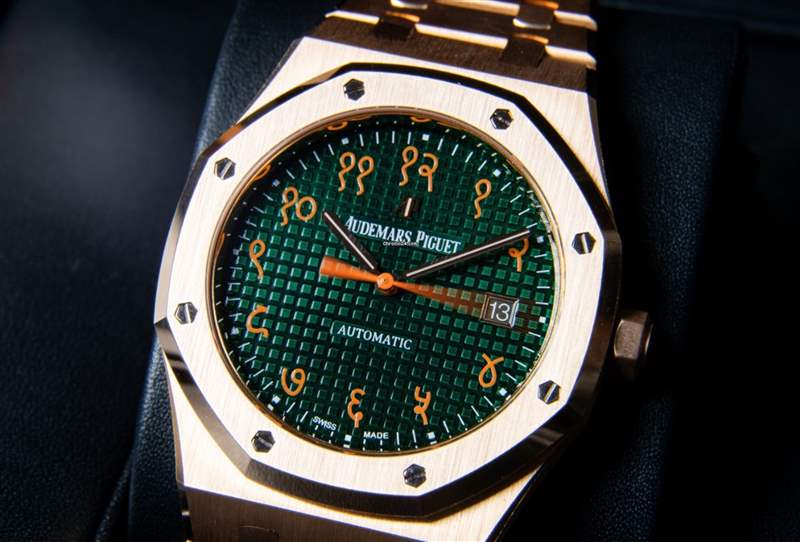 富有印度地方特色的皇家橡樹15400OR因為數量非常稀少且又很特別，所以在二級市場的身價也比一般版高出許多。 （chrono24.hk）