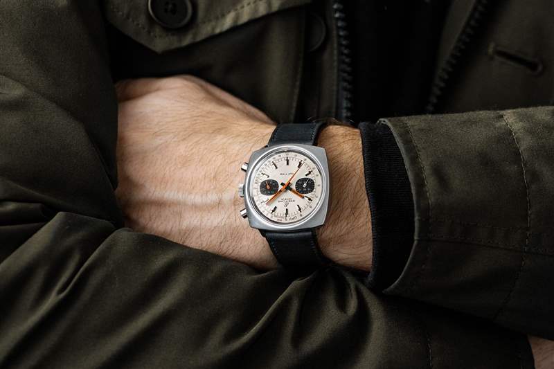 復古手表1984年的Rolex Explorer II(帶奶油色表盤)、1960年代的Aquastar 63和1980年代的Heuer Yacht Timer-復刻表