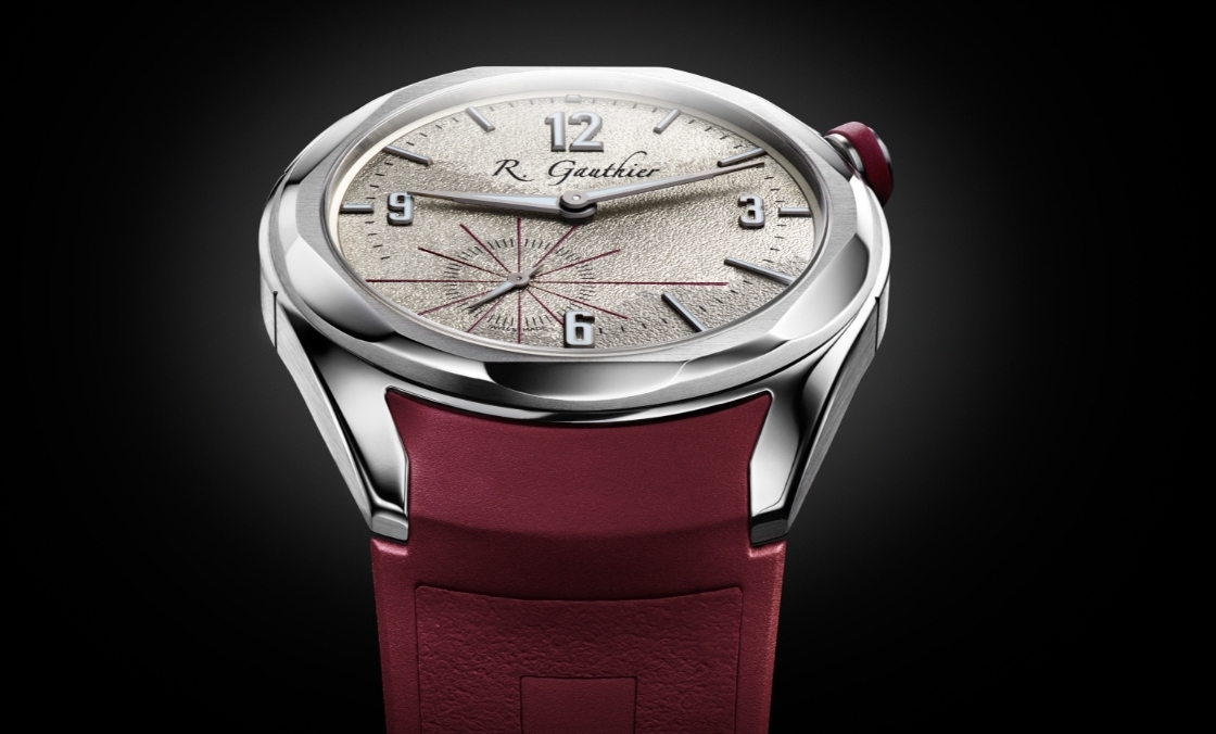 ROMAIN GAUTHIER - Romain Gauthier C系列推出第五代鈦金屬新作! 獨特的手工鑿刻紋理香檳面